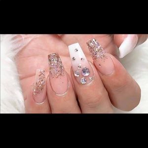 Meet your Posher, Elena